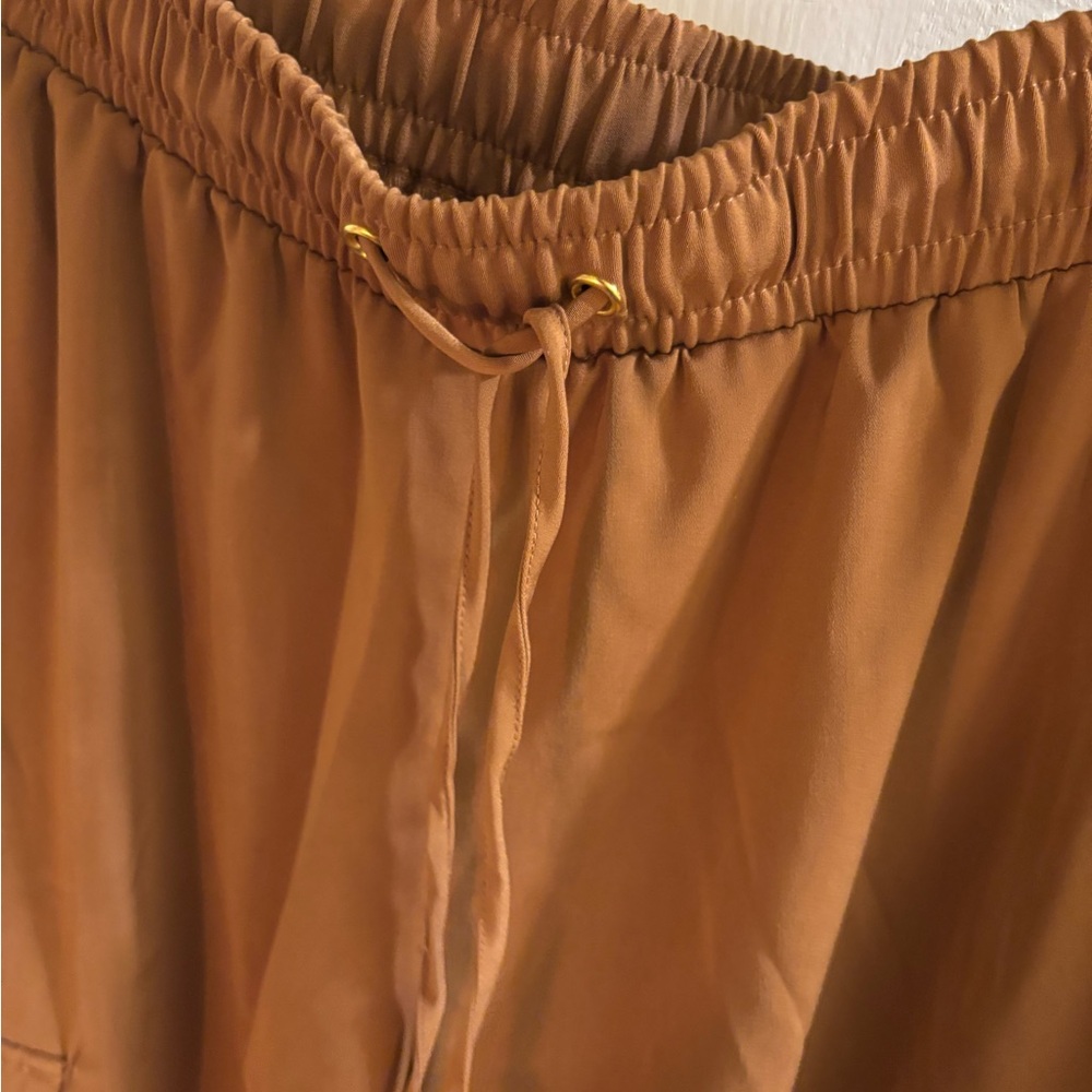 Women’s Michael Kors Tan Utility Chic Jogger Pants, Size M, Silky Polyester - Picture 6 of 8